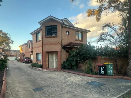 1/93 Northcote Road, Greenacre, NSW 2190
