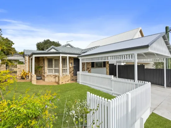 1 Acacia Close, Holland Park West, Qld 4121