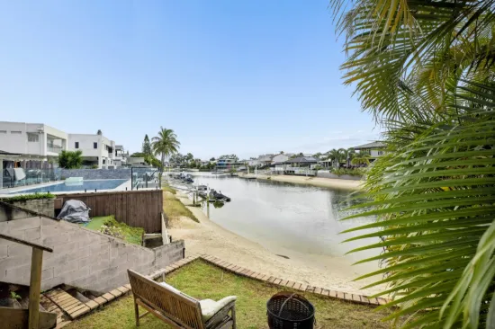 1 Alma Street, Broadbeach Waters, Qld 4218