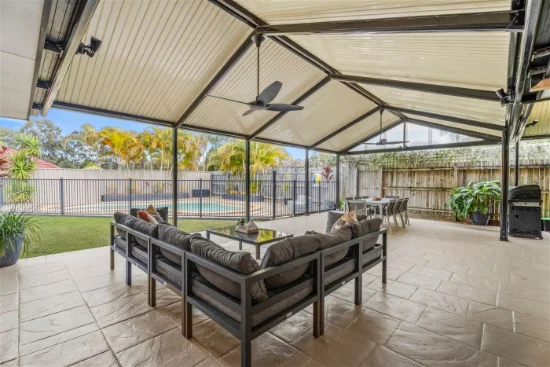 1 Ardath Close, Parkwood, Qld 4214