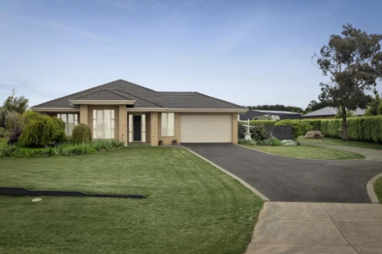 1 Benjamin Place, Romsey, Vic 3434