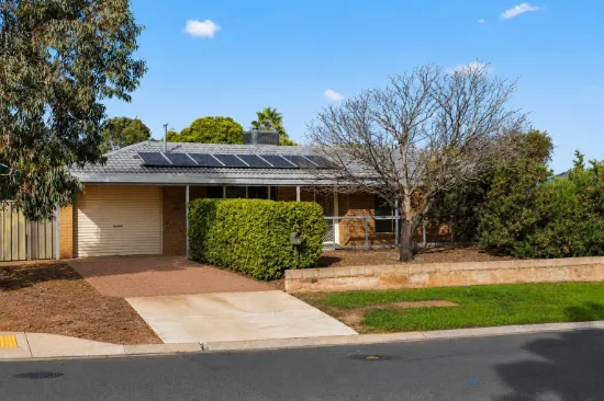 1 Bundarra Court, Craigmore, SA 5114