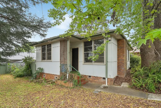 1 Burrawong Crescent, Elderslie, NSW 2570