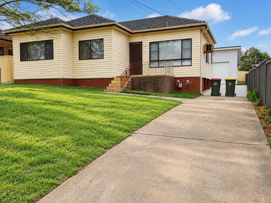 1 Canobolas Street, Fairfield, NSW 2165 - For Rent