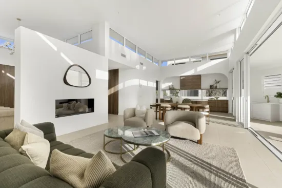 1 Crest View Key, Broadbeach Waters, Qld 4218