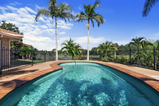 1 Currawong Court, Eli Waters, Qld 4655