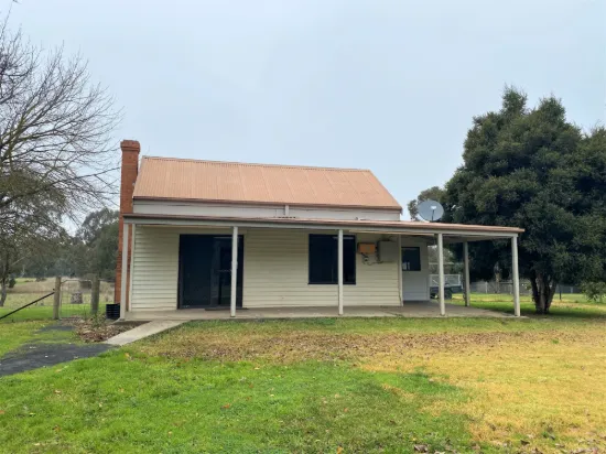 1 Dickson Street East, Woomargama, NSW 2644