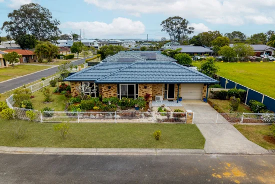 1 Douglas Close, Wynnum West, Qld 4178 - For Sale