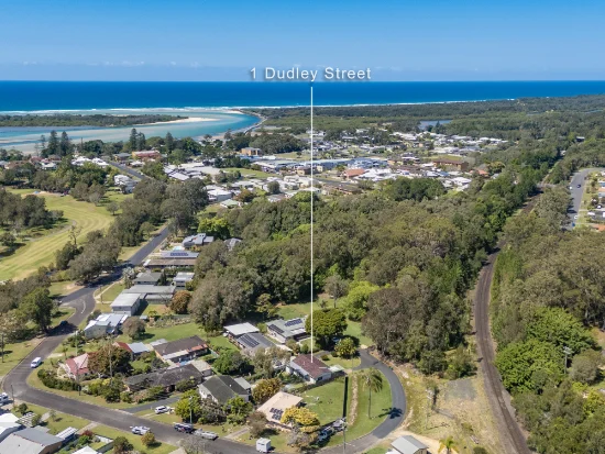 1 Dudley Street, Urunga, NSW 2455