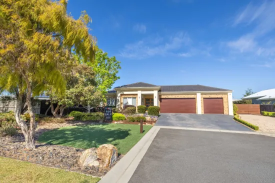 1 Eagle Bay Terrace, Paynesville, Vic 3880