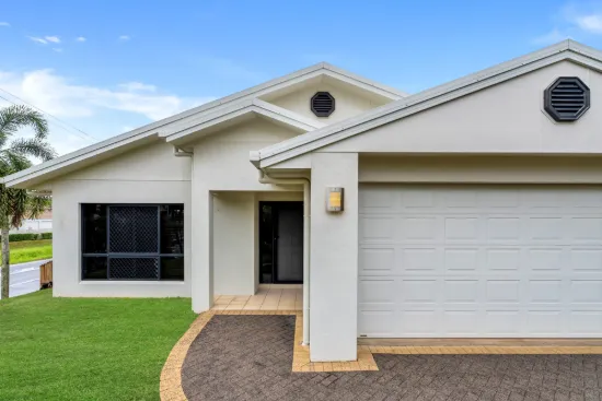 1 Eleanor Close, Mooroobool, Qld 4870