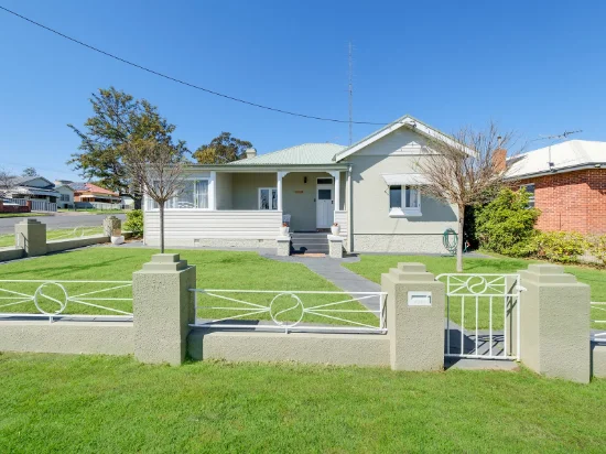 1 Gidley Street, West Tamworth, NSW 2340