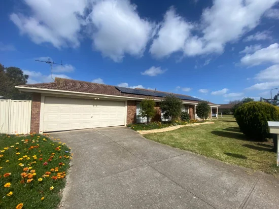 1 Glenelg Court, Brookfield, Vic 3338