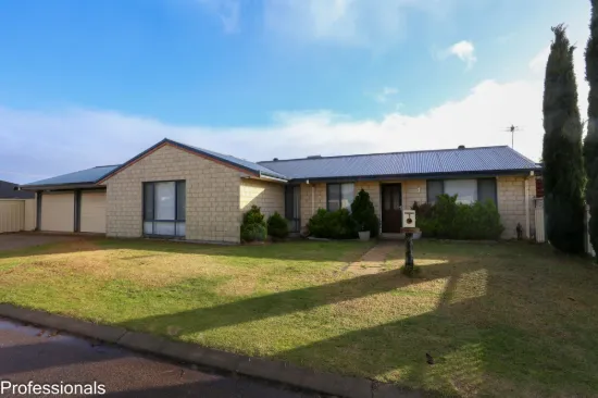 1 Gunton Circle, Castletown, WA 6450