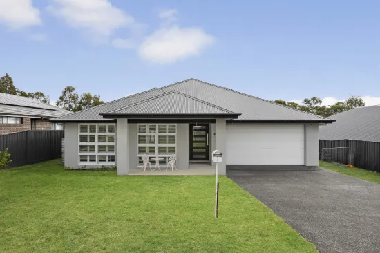 1 Harrow Circuit, Greta, NSW 2334