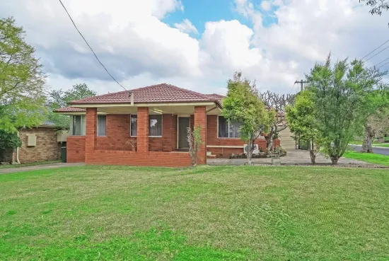 1 Hastings Place, Campbelltown, NSW 2560