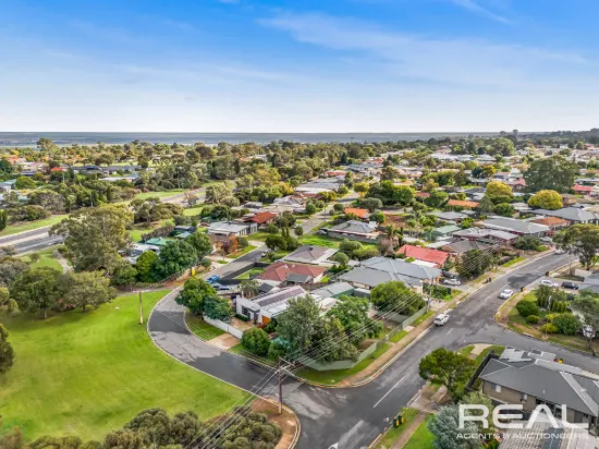 1 Hinkler Crescent, Modbury Heights, SA 5092
