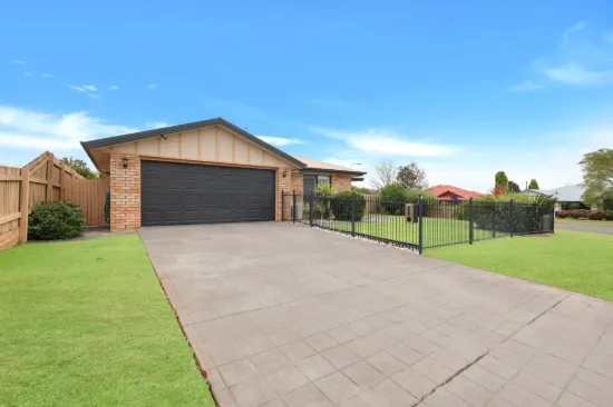 1 Holt Street, Middle Ridge, Qld 4350