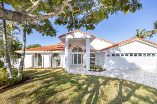 1 Julatten Drive, Robina, Qld 4226