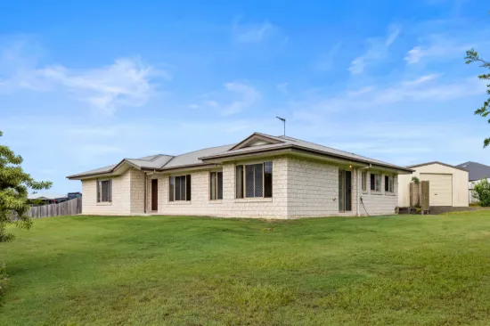 1 Kingfisher Drive, Oakhurst, Qld 4650