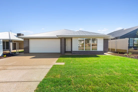 1 Lawrence Avenue, Gobbagombalin, NSW 2650