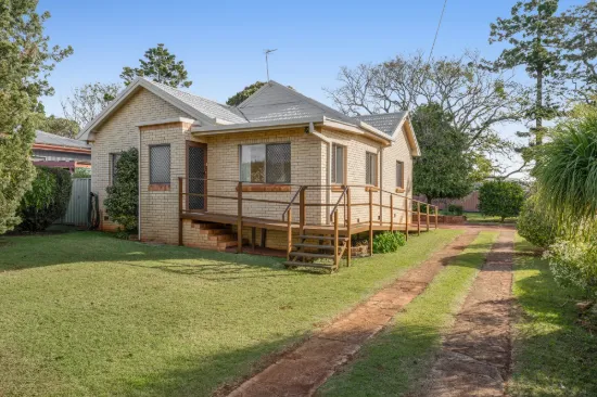 1 Lloyd Street, Harristown, Qld 4350