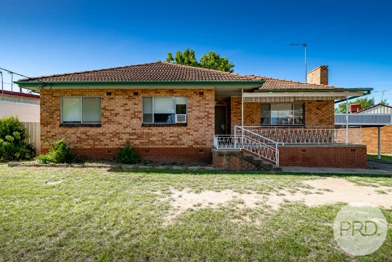 1 Manoora Avenue, Mount Austin, NSW 2650
