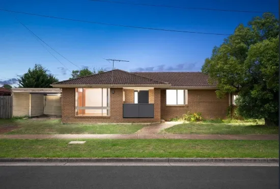 1 Mathews Street, Melton South, Vic 3338