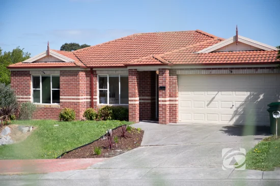 1 McClenaghan Place, Pakenham, Vic 3810