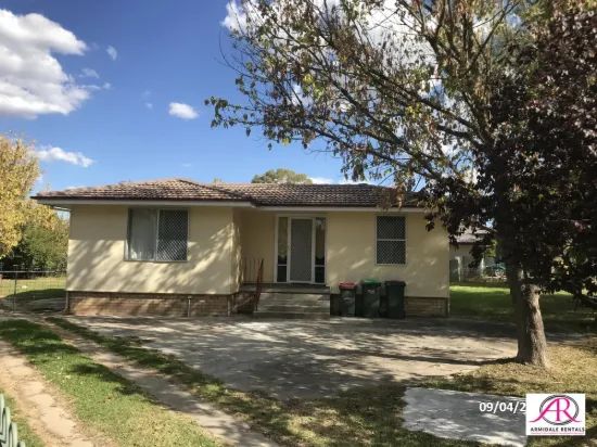 1 McIntosh Crescent, Armidale, NSW 2350