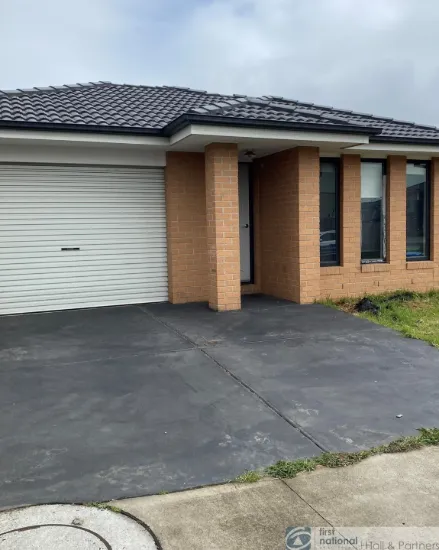 1 Merlot Way, Clyde North, Vic 3978