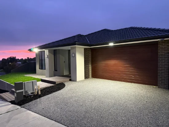 1 MORITZ STREET, Pakenham, Vic 3810 - For Rent