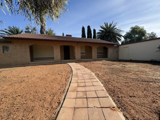 1 Mosely Street, Stirling North, SA 5710