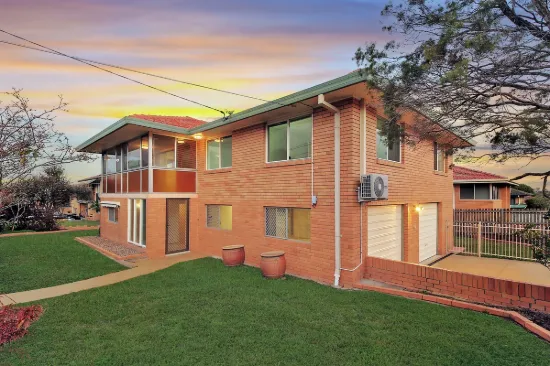 1 Mourilyan Street, Mansfield, Qld 4122