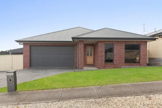 1 Paperbark Court, Broadford, Vic 3658
