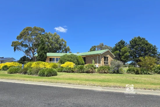 1 Peter Road, Metung, Vic 3904