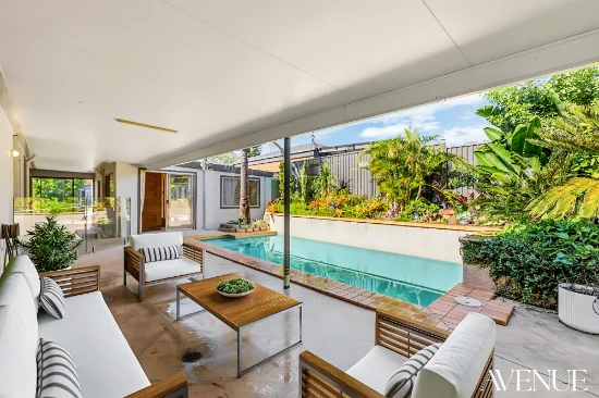 1 Peverell Street, Hillcrest, Qld 4118