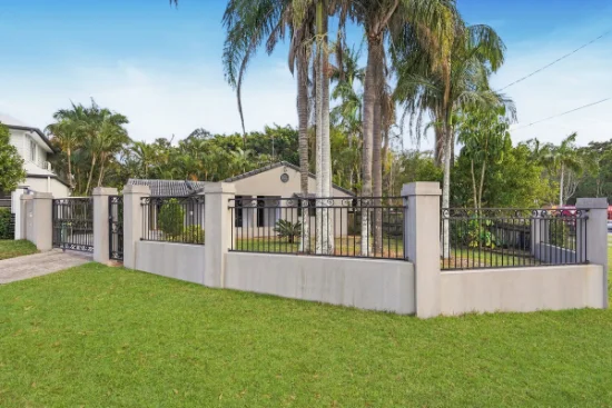 1 Pilgrim Place, Southport, Qld 4215