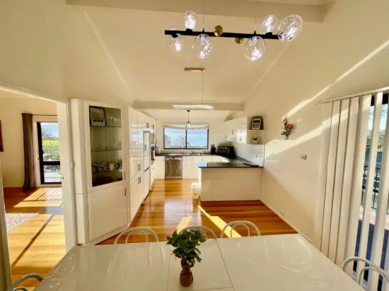 1 Pindari Close, Green Point NSW 2251-Image