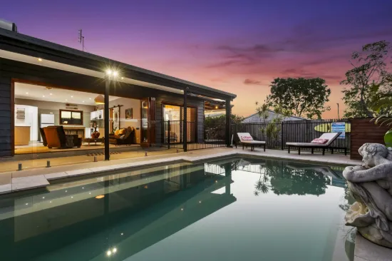 1 Preston Street, Point Vernon, Qld 4655