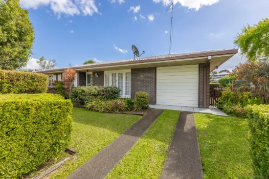 1 Privet Place, Mansfield, Qld 4122