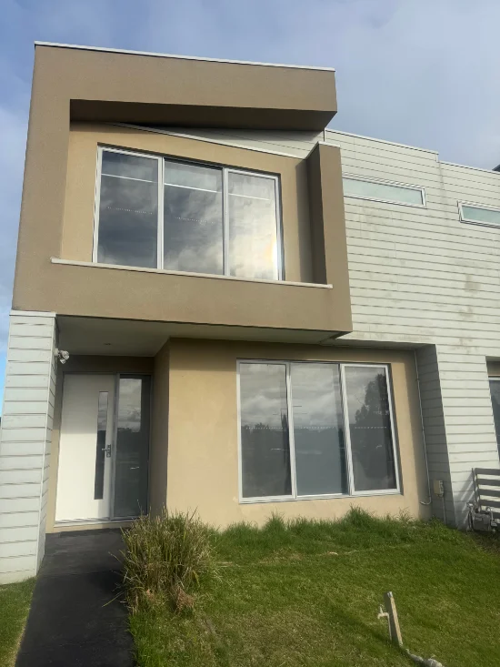 1 Ronneback Walk, Cranbourne, Vic 3977