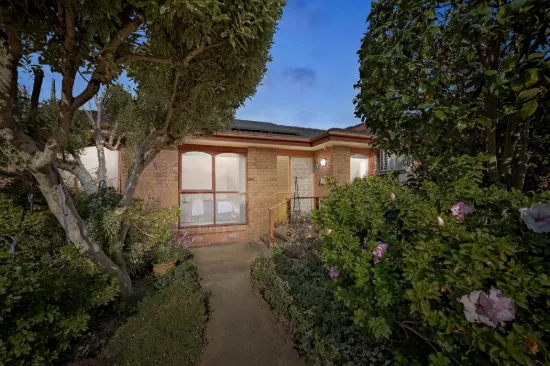 1 Sadleir Place, Charnwood, ACT 2615