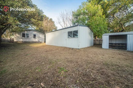 1 Sampson Crescent, Bomaderry, NSW 2541