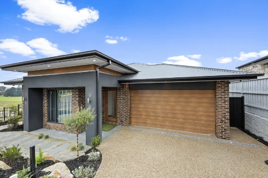 1 Simmental Street, Drouin, Vic 3818