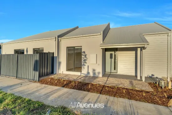 1 Sojoun St, Clyde North, Vic 3978