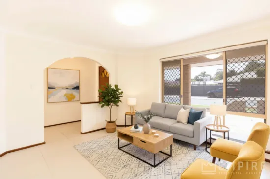 1 Turfan Way, Lake Coogee, WA 6166