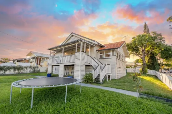 1 Whitehill Road, Newtown, Qld 4305