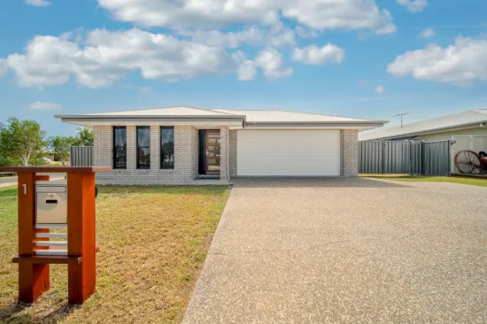 1 Whitney Street, Emerald, Qld 4720