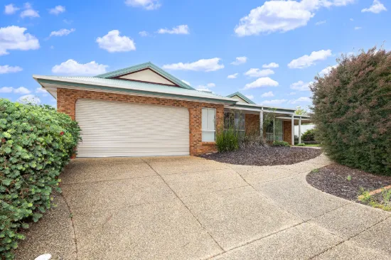 1 Yanko Crescent, Bourkelands, NSW 2650